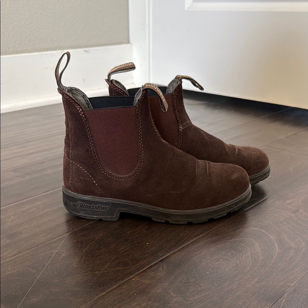 Blundstone Brown Suede Boots